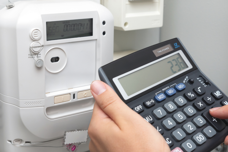 Jak obniżyć rachunki za prąd dla firm? Optymalizacja kosztów energii i zużycia